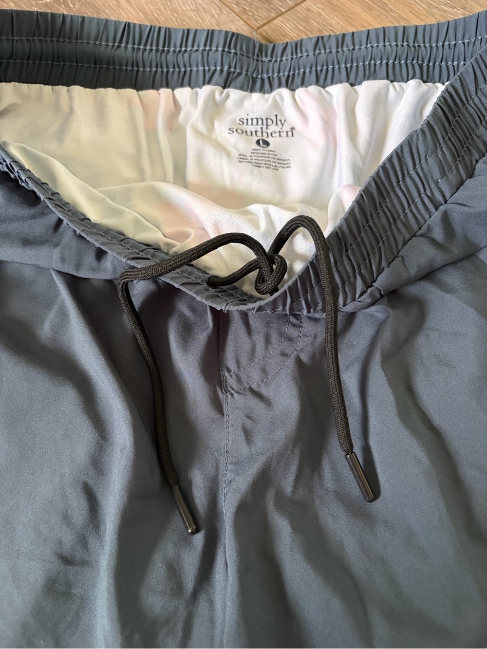 Simply Southern Men's Dark Grey Charcoal Lined Shorts - Picture 3 of 8